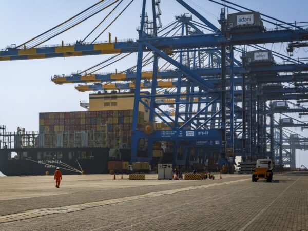 અદાણી પોર્ટ્સનું રેકોર્ડબ્રેક કાર્ગો હેન્ડલિંગ