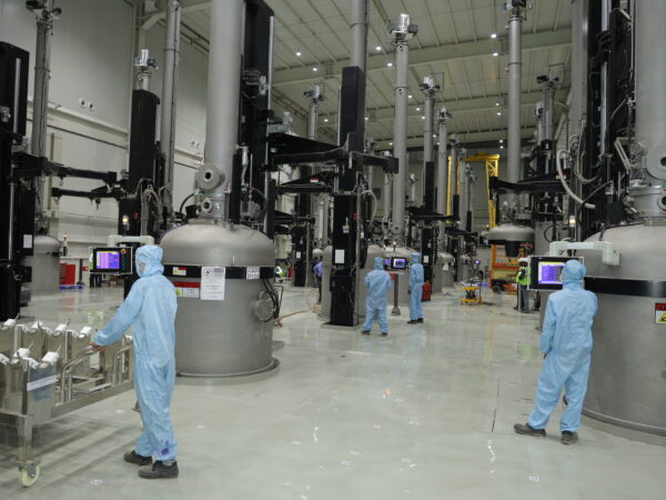 અદાણી સોલારે 15,000 MWથી વધુ સોલાર મોડ્યુલ શિપમેન્ટ કરી ગ્રીન એનર્જીમાં ડંકો