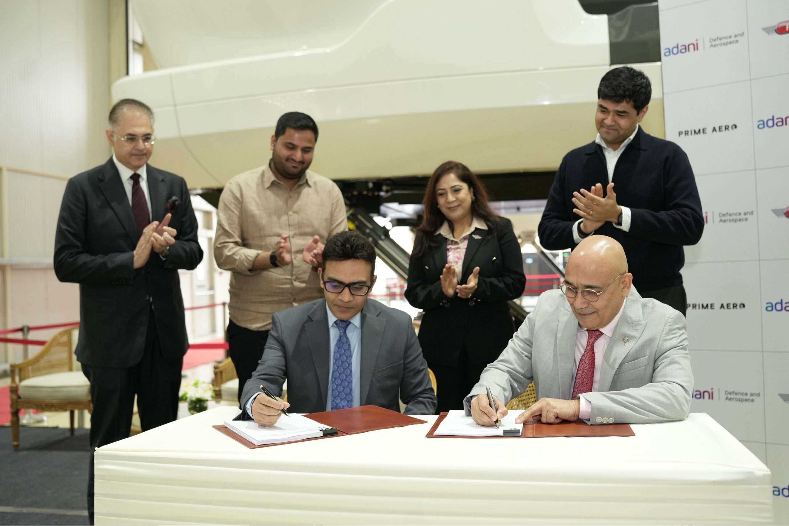ADANI ડિફેન્સે પાઇલટ તાલીમ ક્ષમતામાં વધારો કરવાના હેતુથી ફ્લાઇટ તાલીમ કંપનીFSTC રુ.820 કરોડમાં ખરીદી