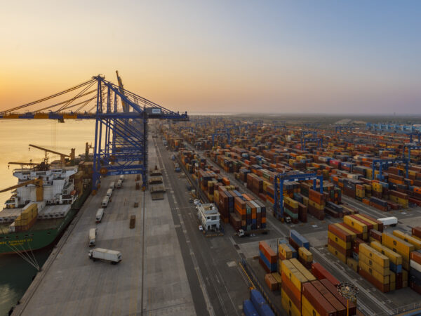 અદાણી પોર્ટ્સના કાર્ગો સંચાલનમાં 14% અને કન્ટેનર વોલ્યુમમાં 20% વાર્ષિક વૃદ્ધિ