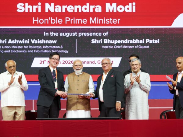 વડાપ્રધાન નરેન્દ્ર મોદીના હસ્તે સાણંદ ખાતે ₹૩૩૦૦ કરોડના ‘કેઇન્સ સેમિકોન’ OSAT પ્લાન્ટનો શુભારંભ