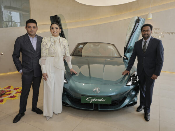 ઓટોમોટિવ લક્ઝરીનો નવો યુગ: MG સિલેક્ટે સુરતમાં એક્સપીરિયંસ સેન્ટરનું ઉદ્ઘાટન કર્યું