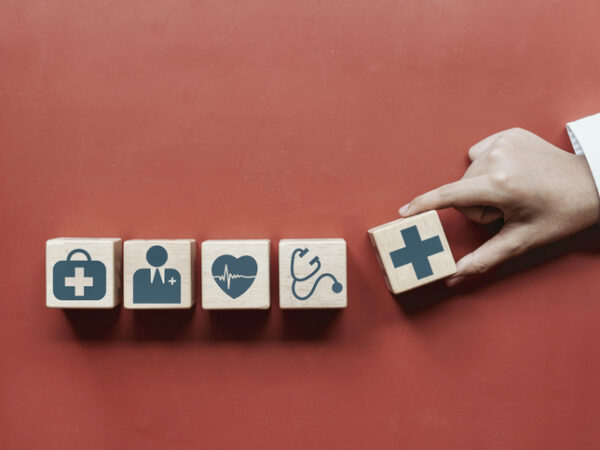 પ્રીમિયમમાં પ્રાપ્ત થયેલા દરેક રૂ. 100 સામે, નોન-લાઇફ ઉદ્યોગ દાવાઓમાં રૂ. 82 પરત આપે છે