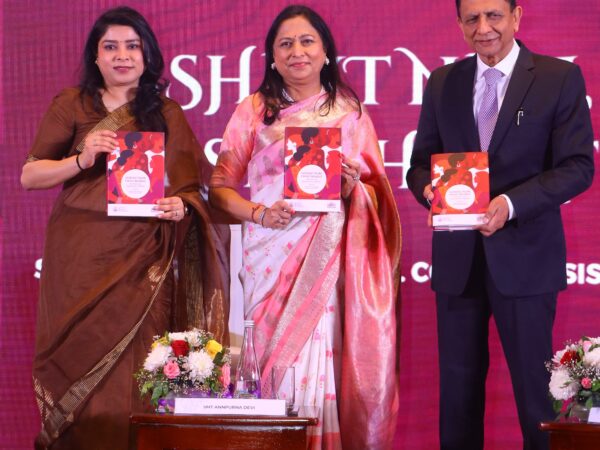 ભારતની વિકાસગાથાને આગળ ધપાવવા મહિલાઓને ડૉ. પ્રીતિ અદાણીની હાકલ