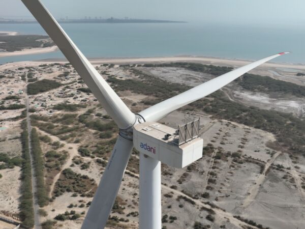 અદાણી વિન્ડે મુંદ્રામાં 5 MW ટર્બાઇન કાર્યરત કર્યું
